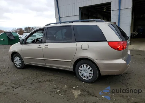 2010 Toyota Sienna Ce z USA, uszkodzony, nr VIN 5TDKK4CC7AS329289